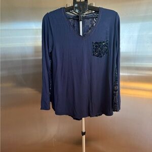 Aratta Elegant Navy V-Neck Blouse with Lace Details & Velvet Back